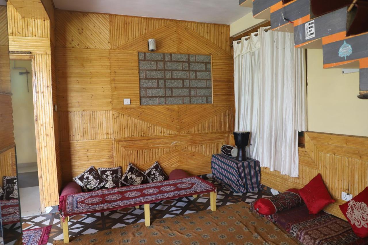 indian backpackers hostel Manāli Buitenkant foto