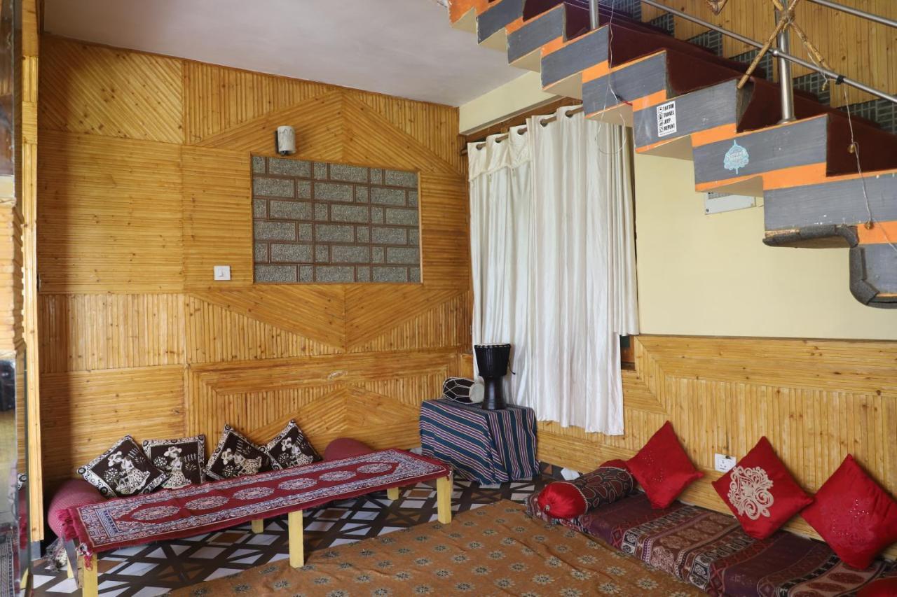 indian backpackers hostel Manāli Buitenkant foto