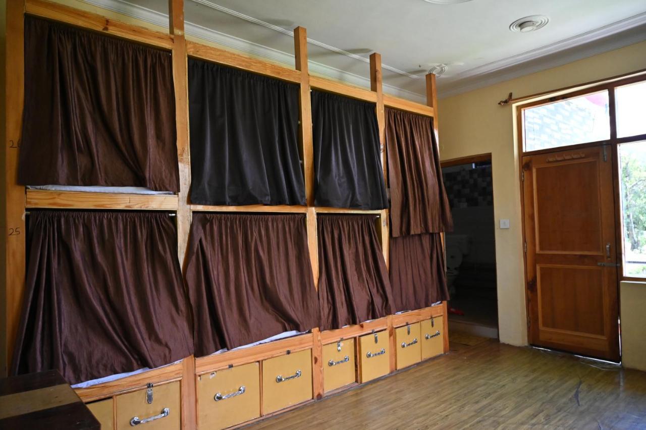 indian backpackers hostel Manāli Buitenkant foto