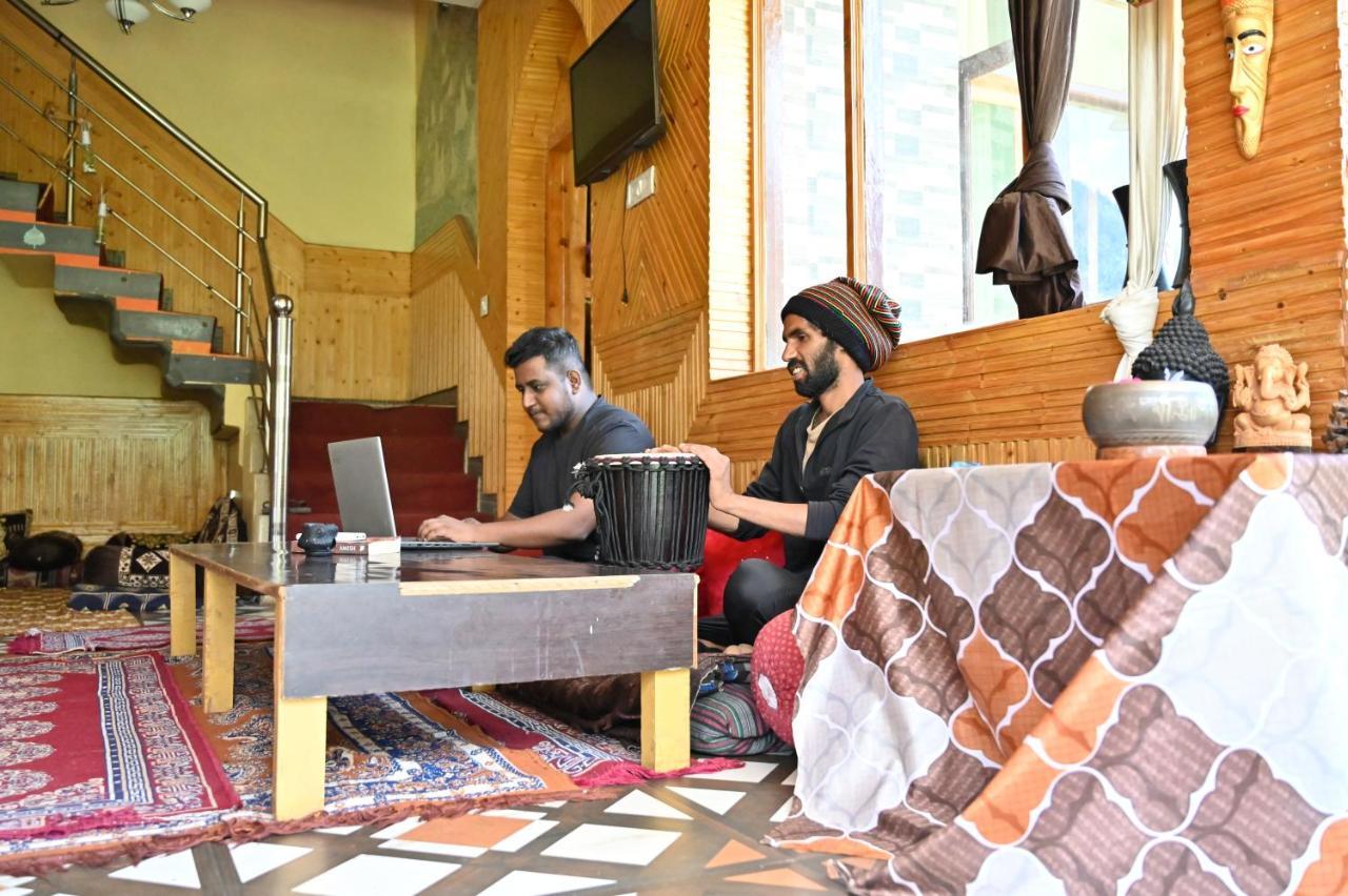 indian backpackers hostel Manāli Buitenkant foto