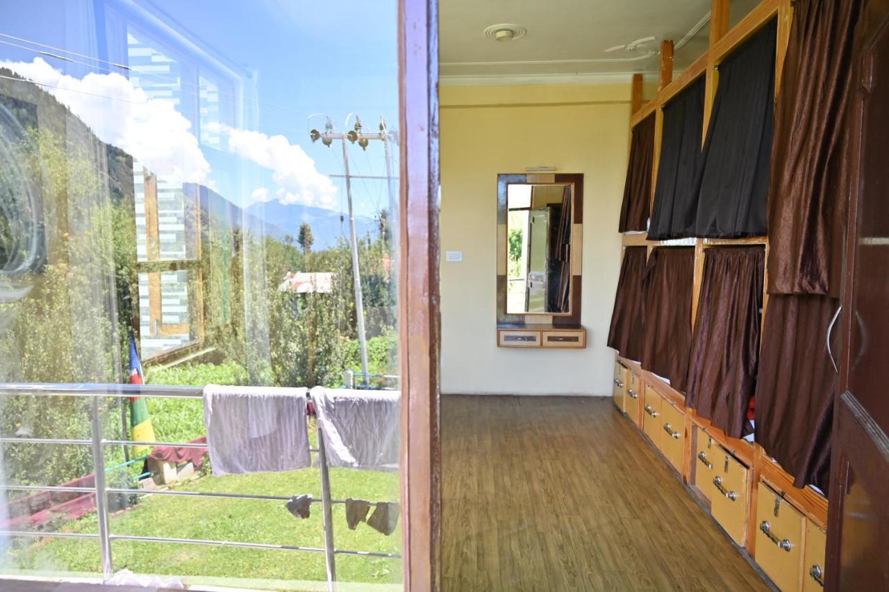 indian backpackers hostel Manāli Buitenkant foto
