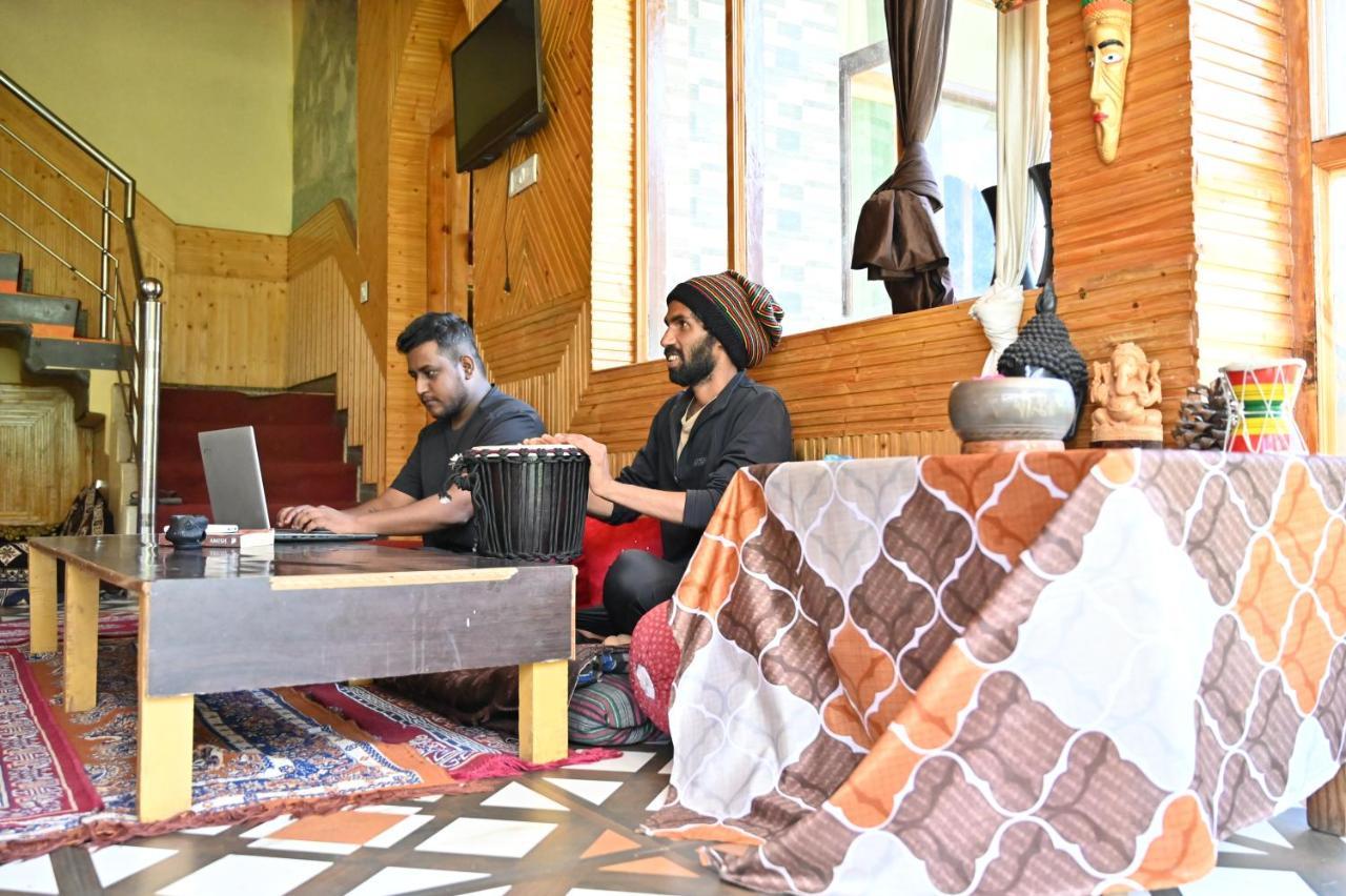 indian backpackers hostel Manāli Buitenkant foto