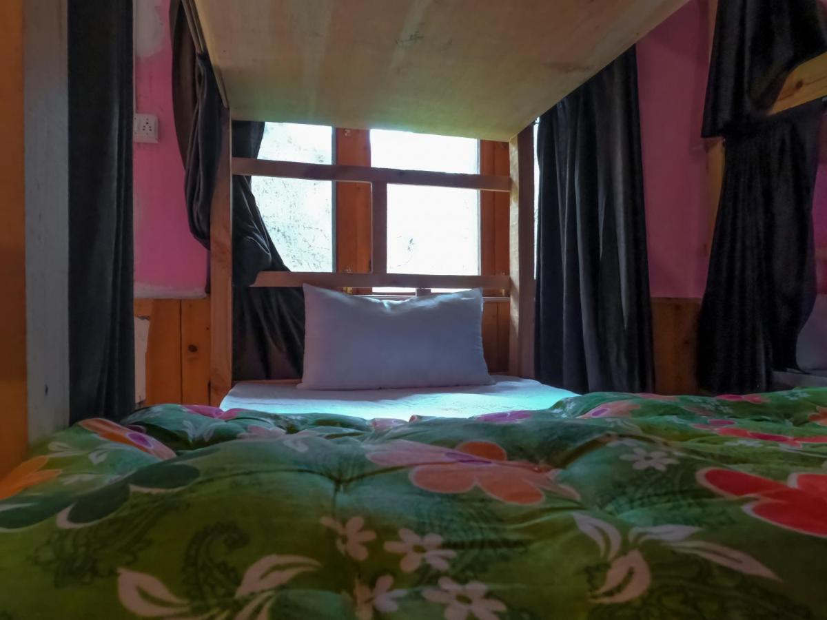 indian backpackers hostel Manāli Buitenkant foto