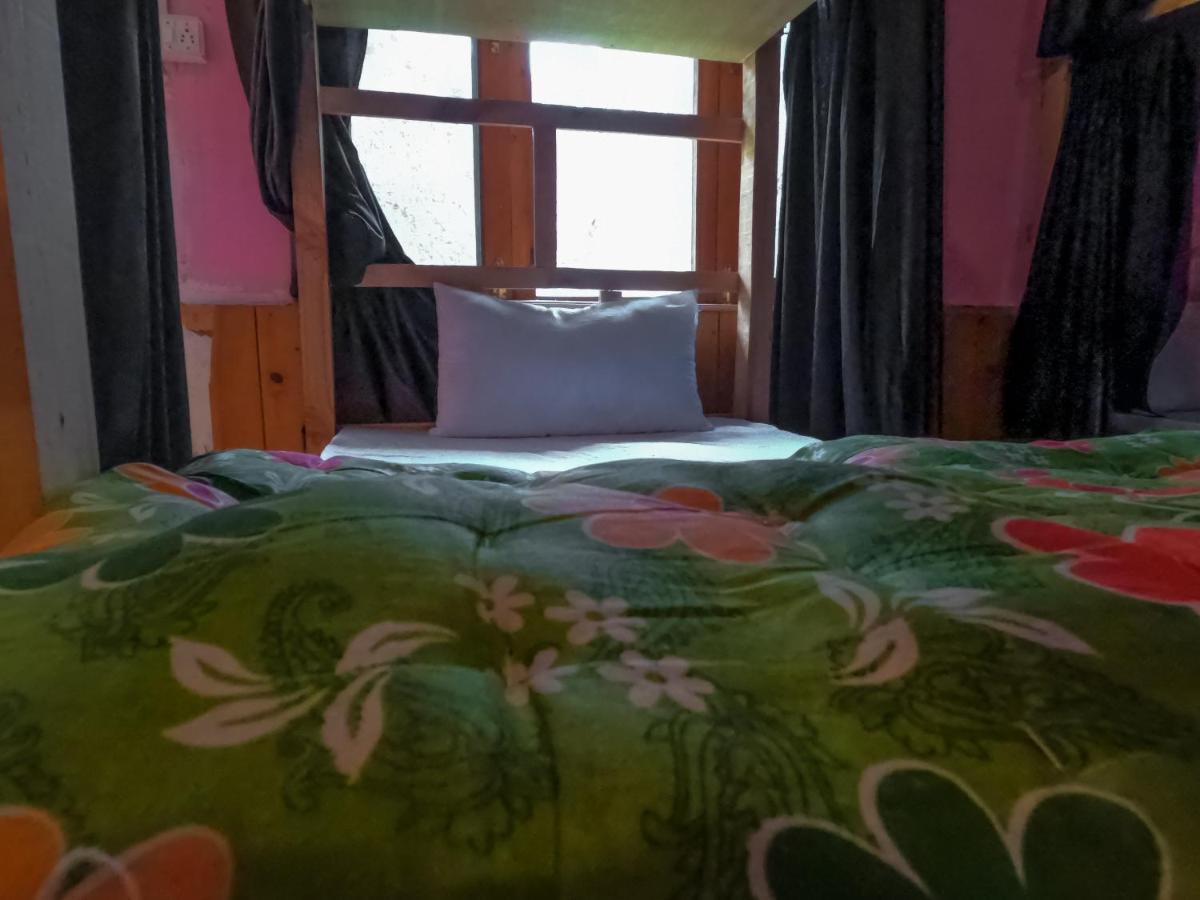 indian backpackers hostel Manāli Buitenkant foto