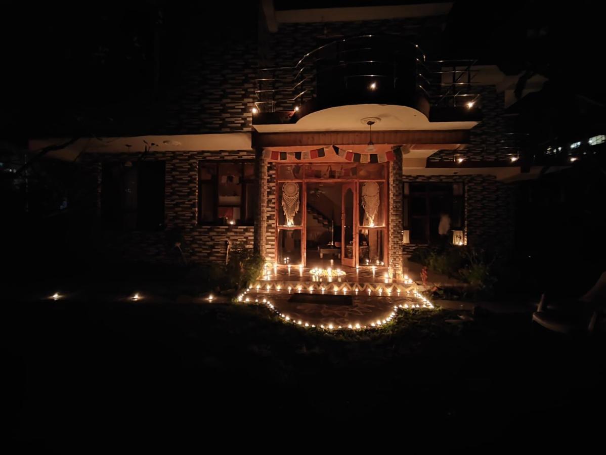 indian backpackers hostel Manāli Buitenkant foto