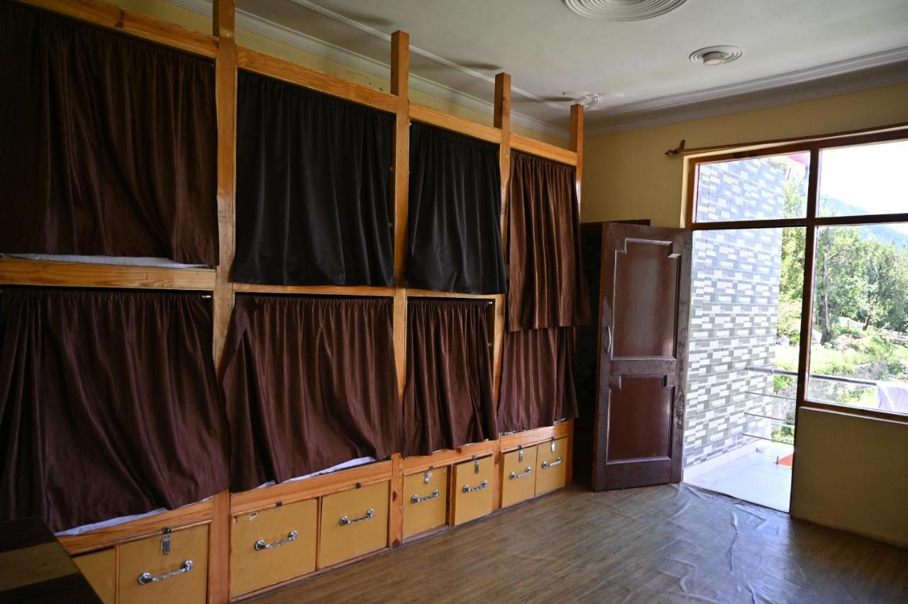 indian backpackers hostel Manāli Buitenkant foto