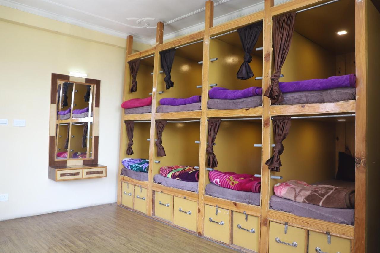 indian backpackers hostel Manāli Buitenkant foto