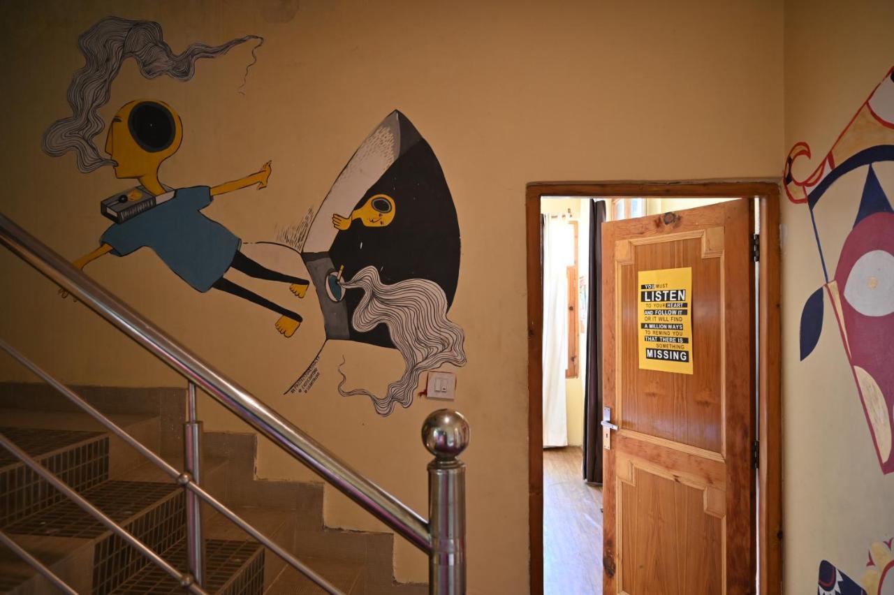 indian backpackers hostel Manāli Buitenkant foto