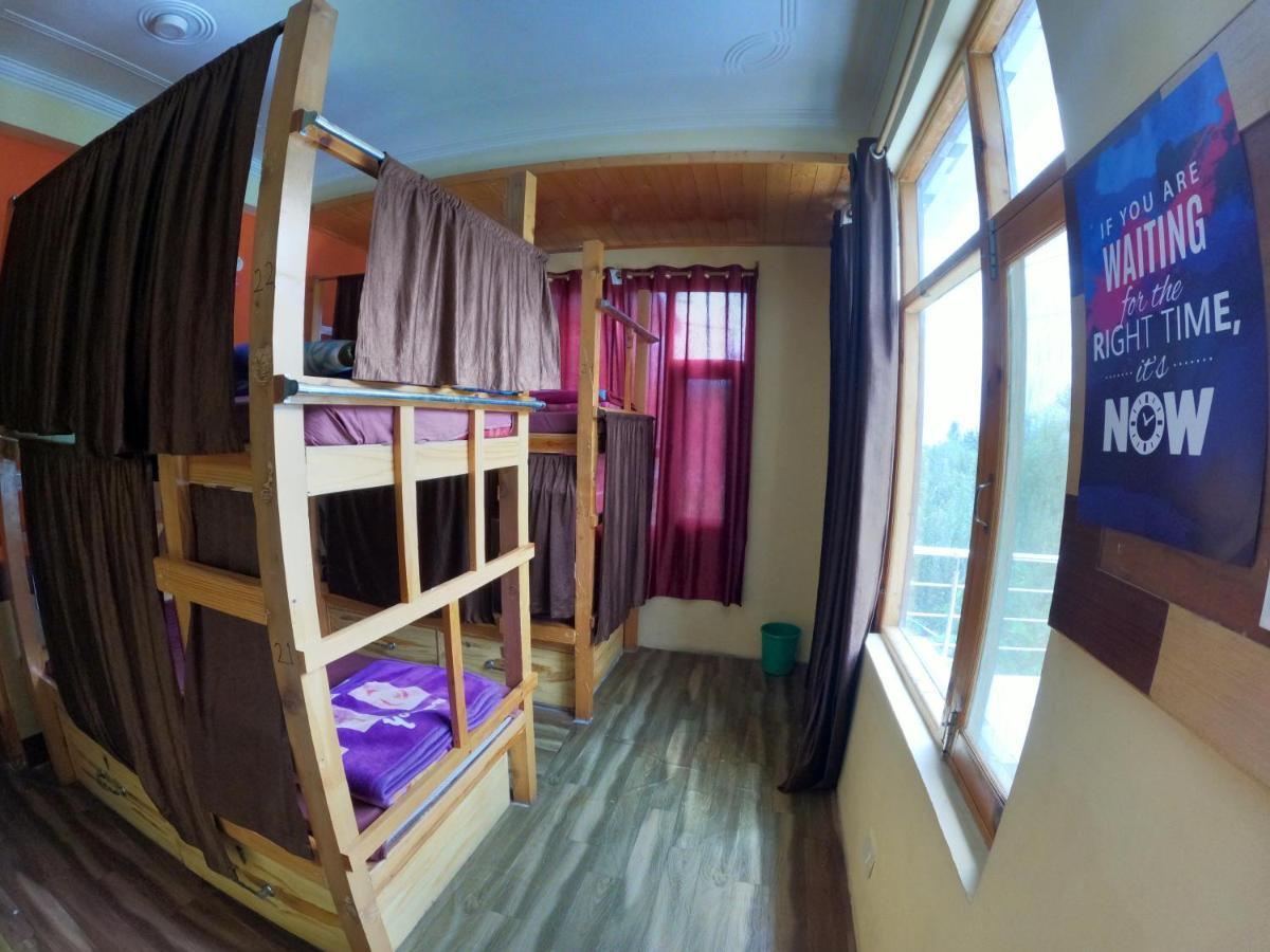 indian backpackers hostel Manāli Buitenkant foto