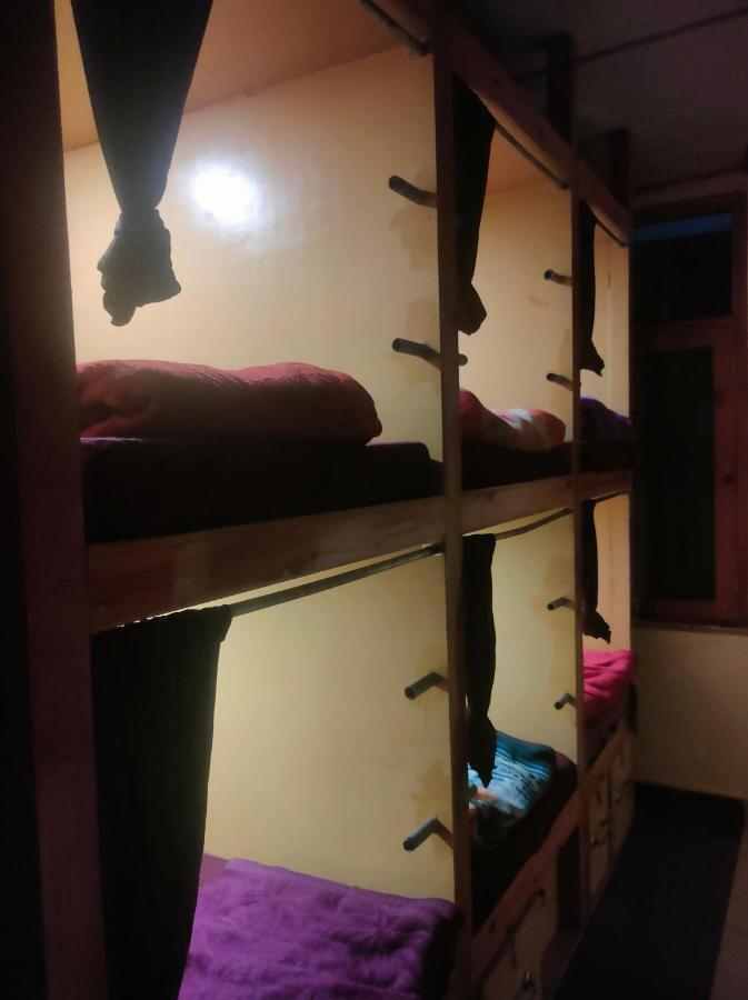 indian backpackers hostel Manāli Buitenkant foto